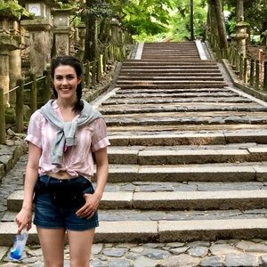 Meet your Posher, Meg 💁🏻‍♀️